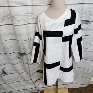 Berek Black and White Graphic 3/4 Sleeve Tunic Blazer